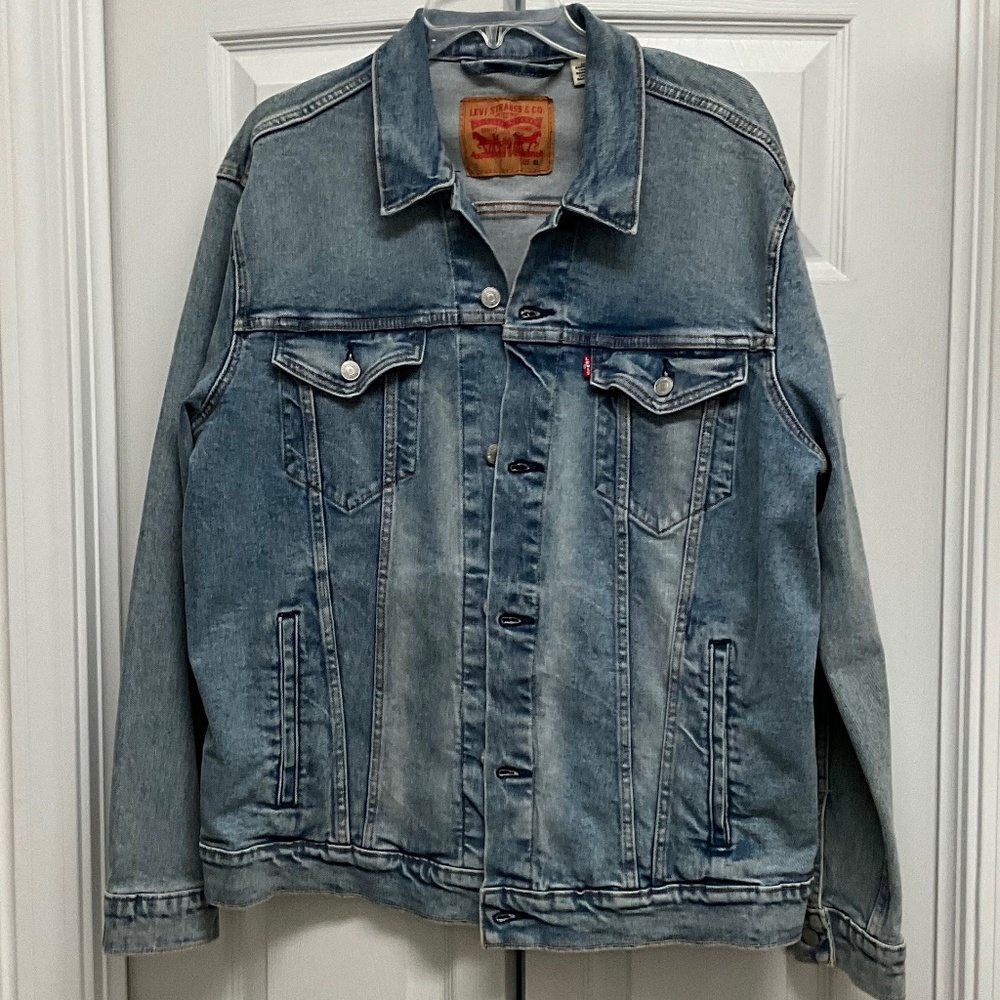 Men’s Levi jacket, xl